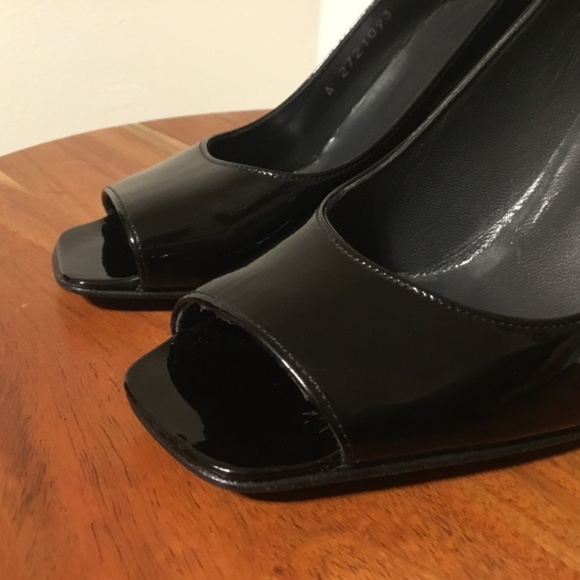 Stuart Weitzman Black Open Toe Heels Size 6M 236 - Picture 6 of 13